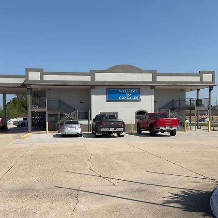 Days Inn By Wyndham Gonzales Bagian luar foto