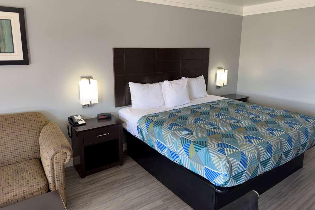 Days Inn By Wyndham Gonzales Ruang foto