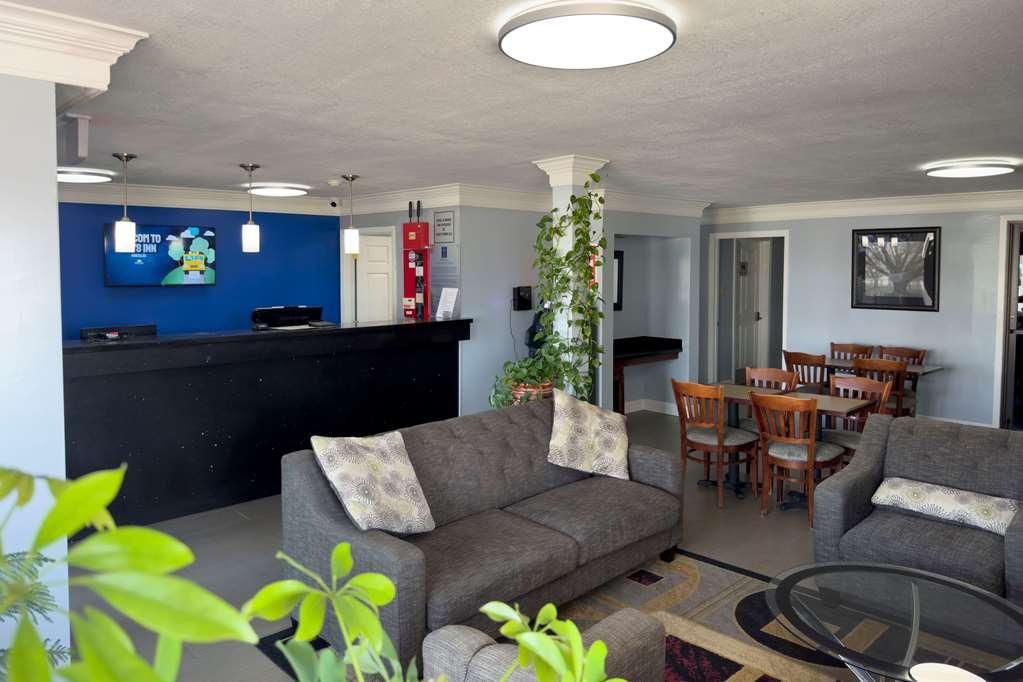 Days Inn By Wyndham Gonzales Interior foto