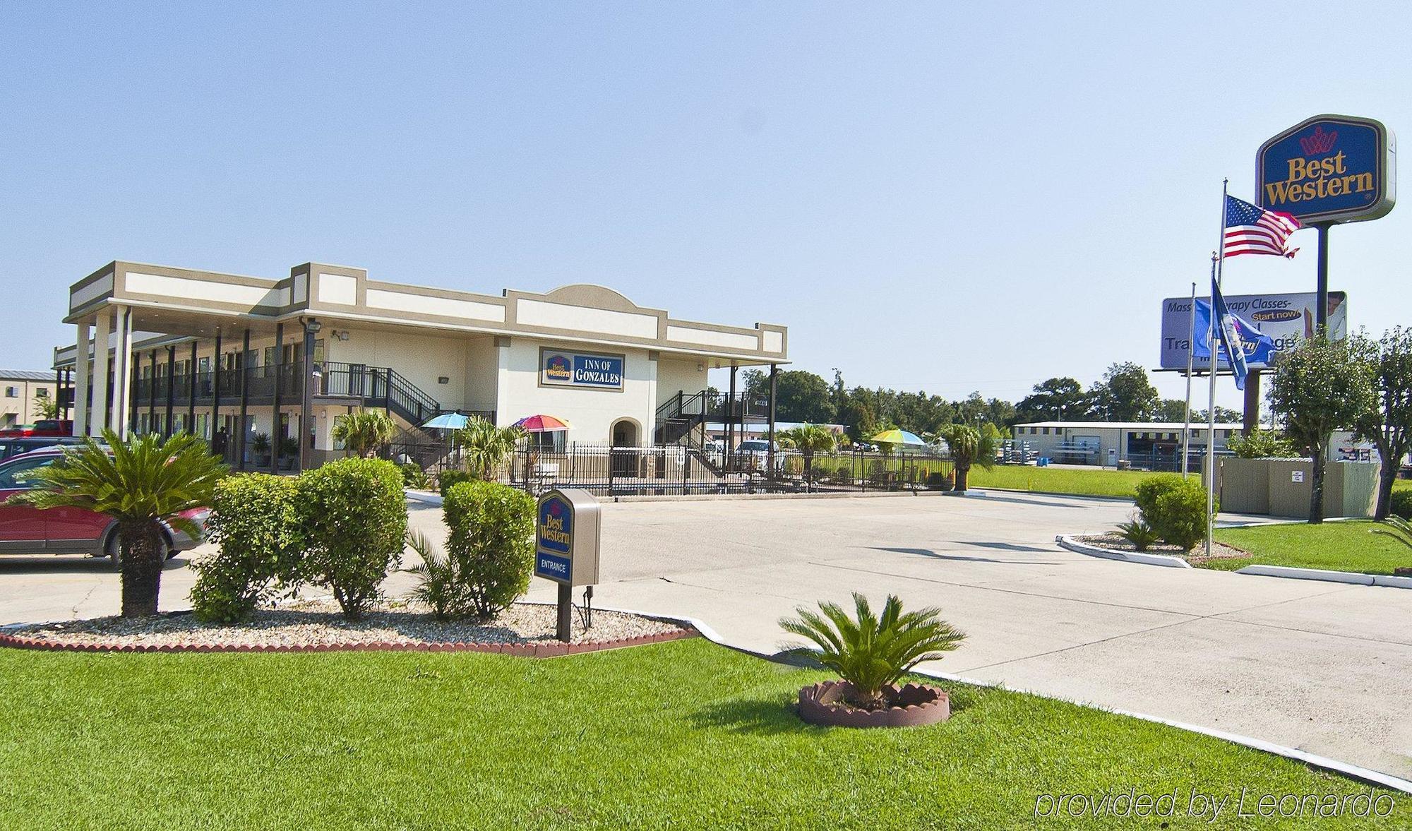 Days Inn By Wyndham Gonzales Bagian luar foto