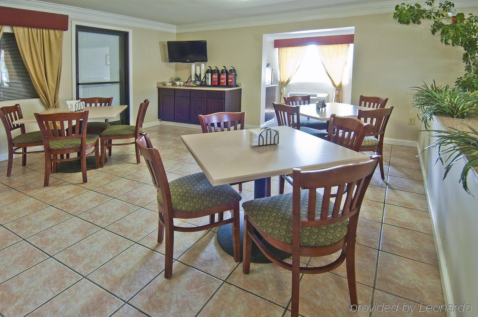 Days Inn By Wyndham Gonzales Bagian luar foto
