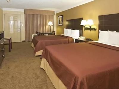 Days Inn By Wyndham Gonzales Bagian luar foto